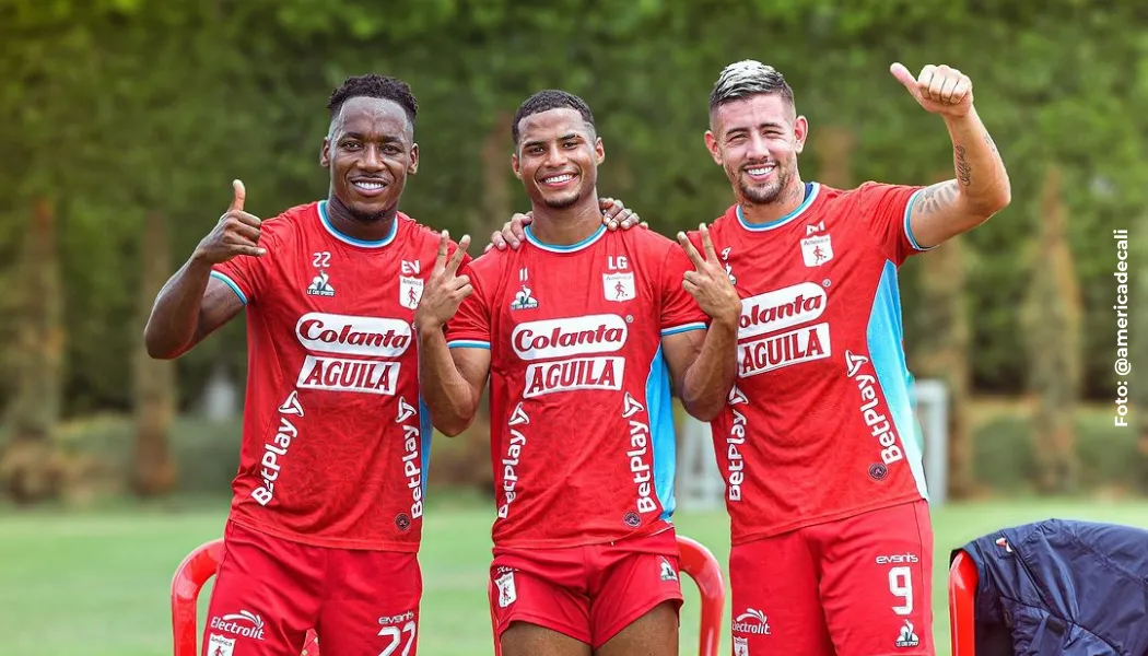 Ever Valencia, Pipe Gómez y Rodrigo Holgado, delanteros del América de Cali.