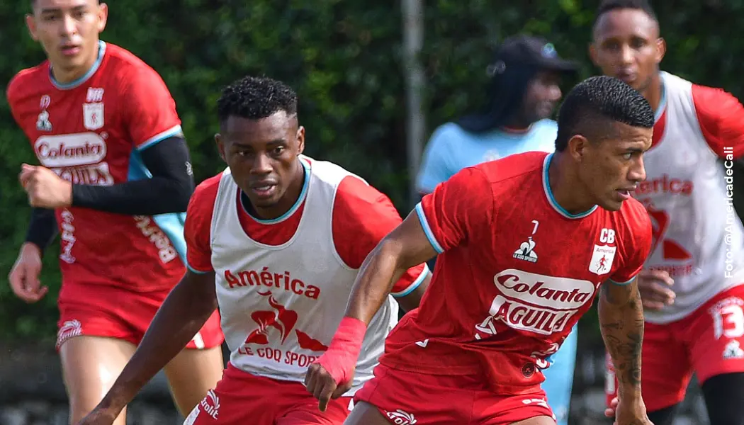 América visita a Águilas.