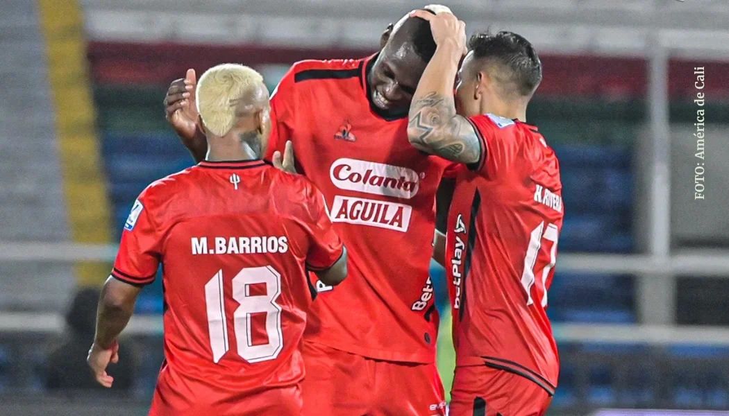 América de Cali celebrando gol