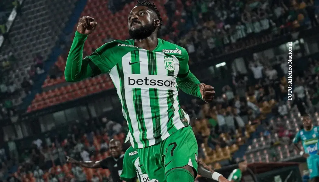 Álvaro Angulo celebrando su gol con Atlético Nacional