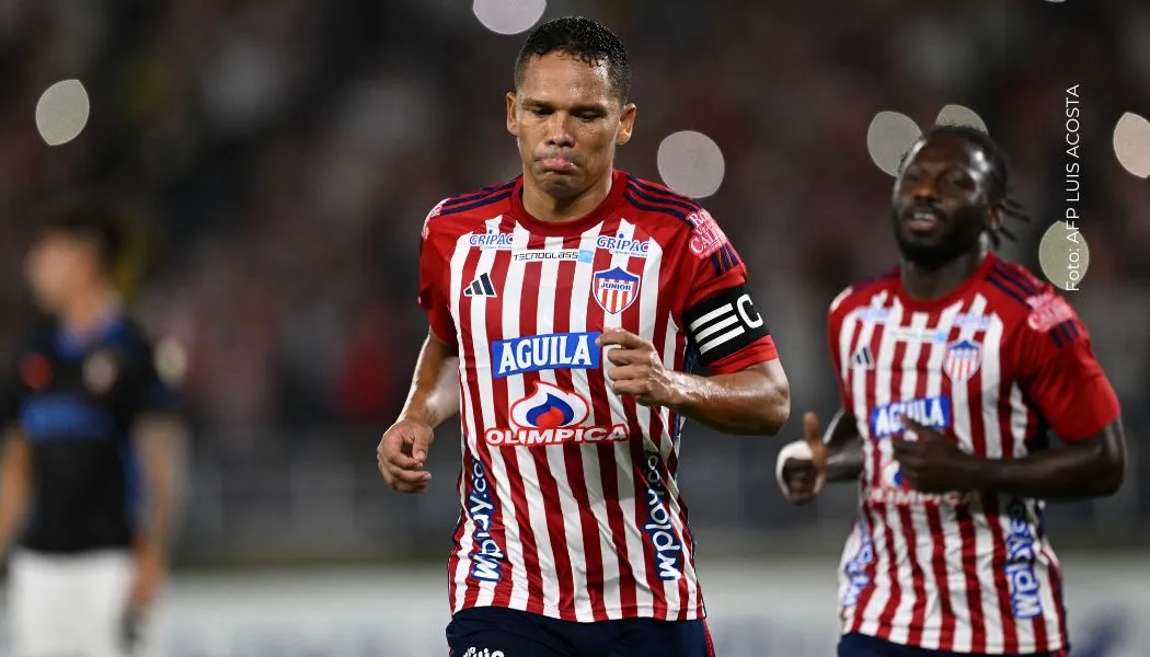 Junior oficializó la renovación de Carlos Bacca hasta 2025