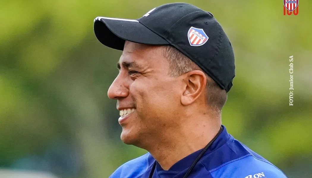 César Farías le prohibe o no redes sociales en Junior