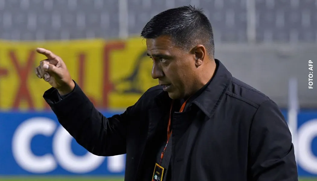 César Farías dejaría América tras eliminación en Sudamericana
