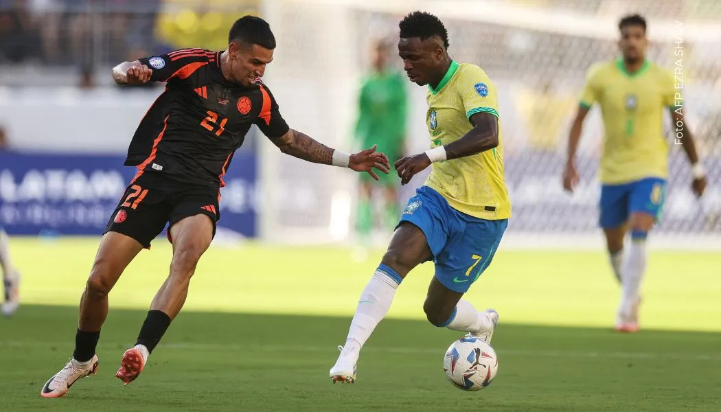 Daniel Muñoz recibe una promesa de Vinícius en la Copa América