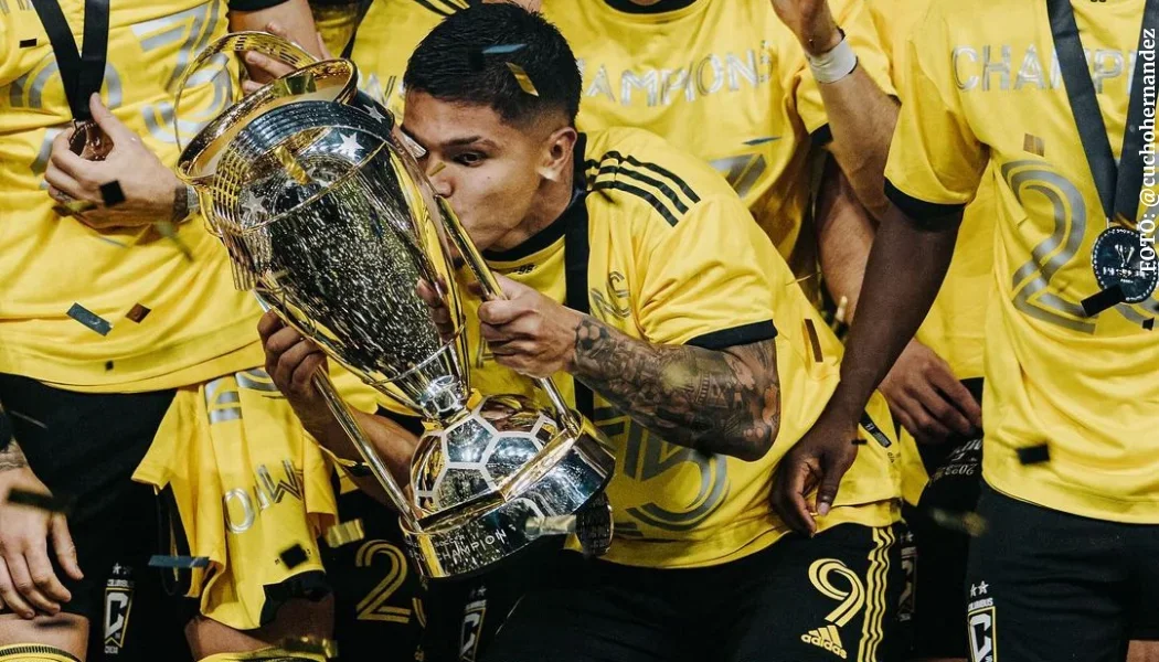 'Cucho' Hernández celebrando la MLS Cup