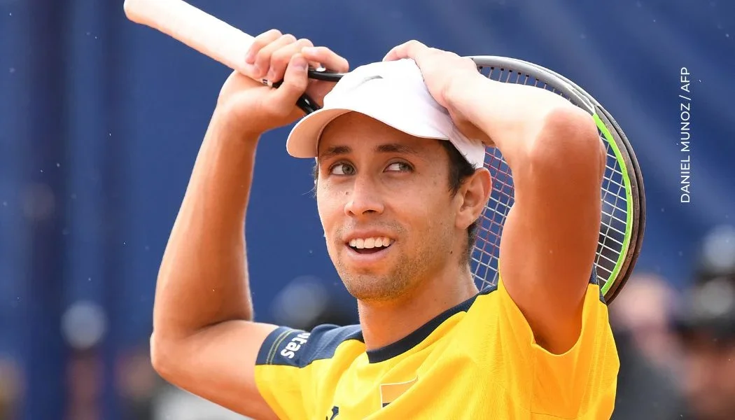 El deportista colombiano perdió en los octavos de final en Wimbledon ante el tenista italiano Jannik Sinner - DANIEL MUNOZ / AFP