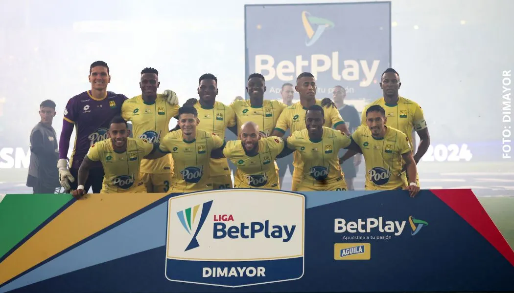 Despedida hinchas del Atlético Bucaramanga a jugadores previo al viaje a Bogotá para final de Liga BetPlay