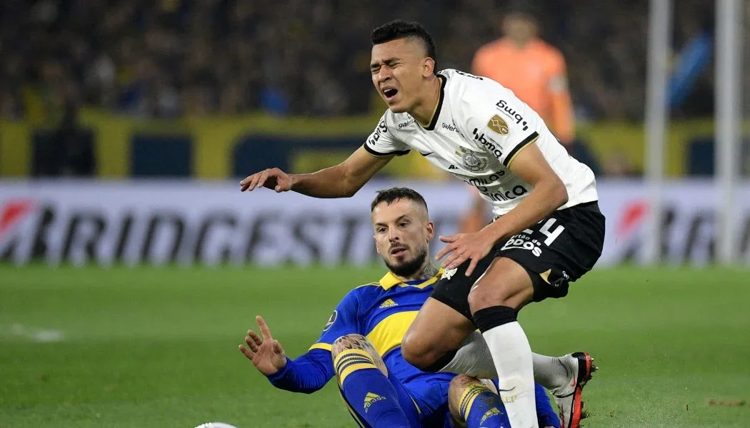 Víctor Cantillo con Corinthians