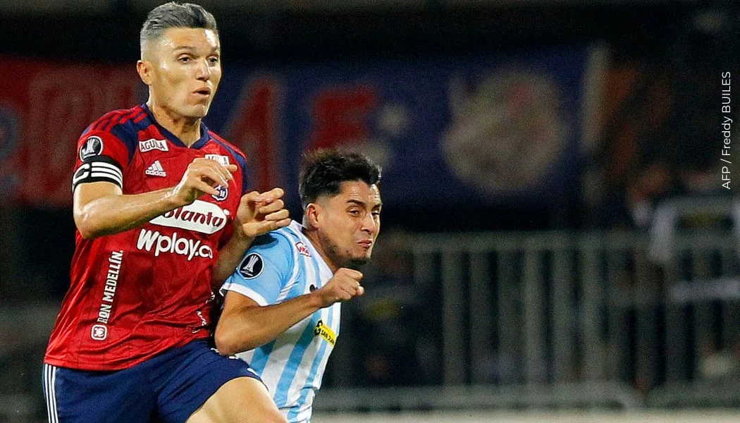 Hinchada del DIM festeja noble gesto de Daniel Torres