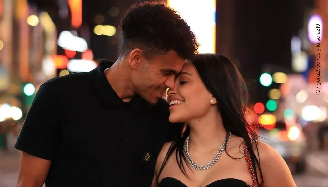 Esposa de Luis Díaz causa furor en foto de Lucho y Roma