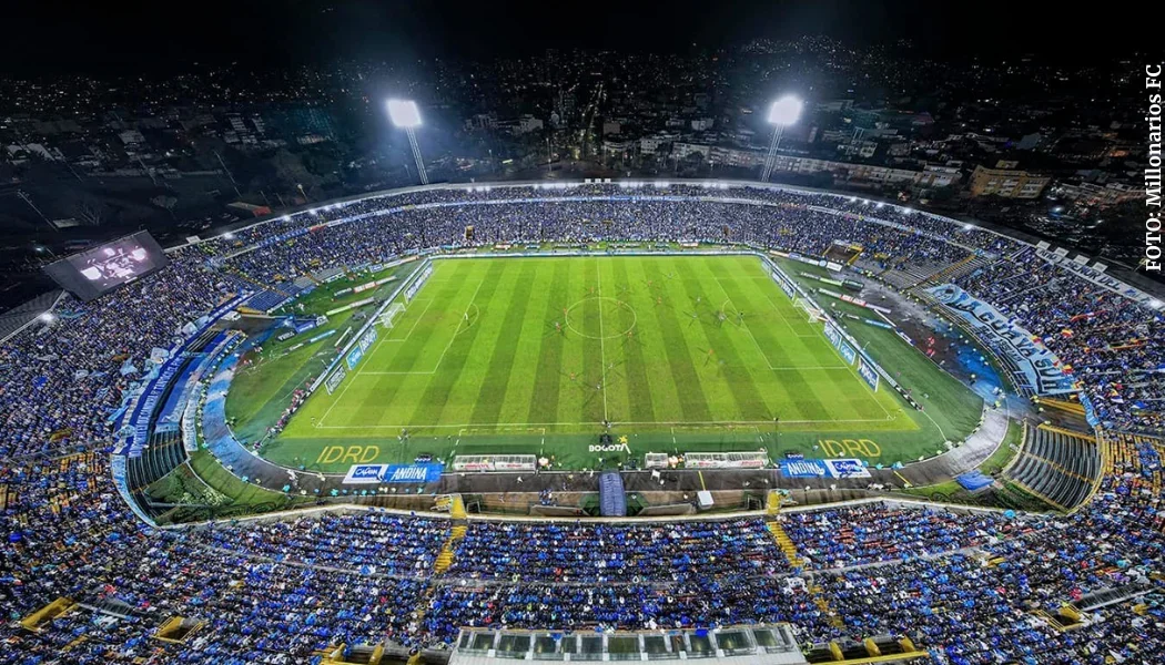 Estadio El Campín con afición de Millonarios