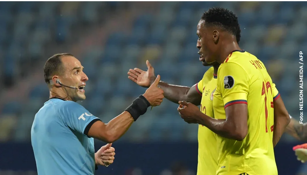 Esteban Ostojich árbitro Perú Colombia antecedentes