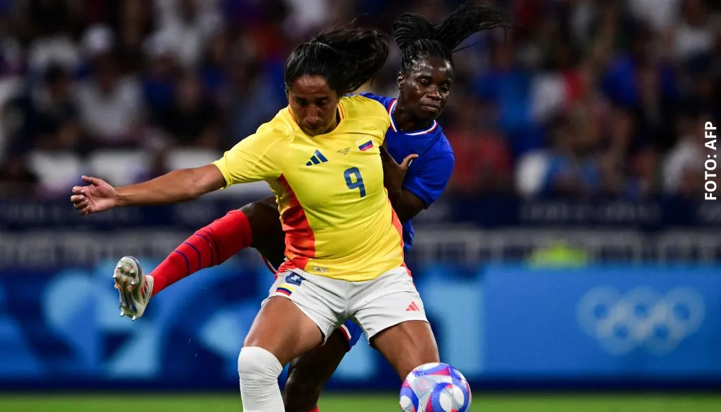 Mayra Ramírez expulsada en Colombia vs. Francia Juegos OlímpIcos