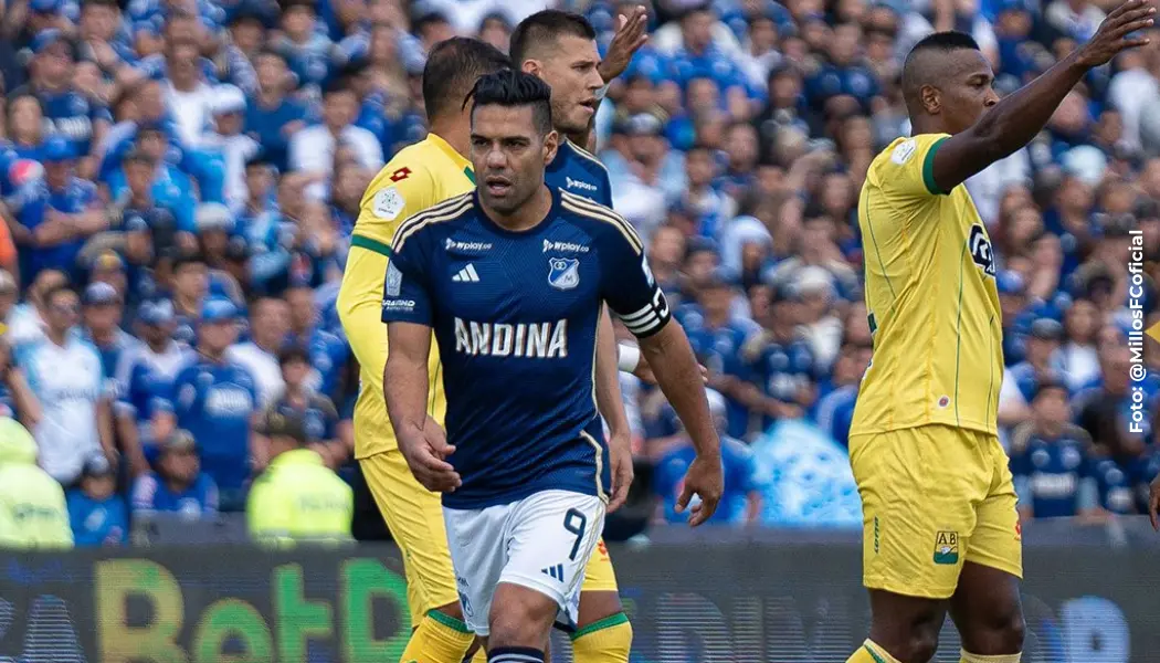 Sombrero de Falcao García con Millonarios en El Campín.