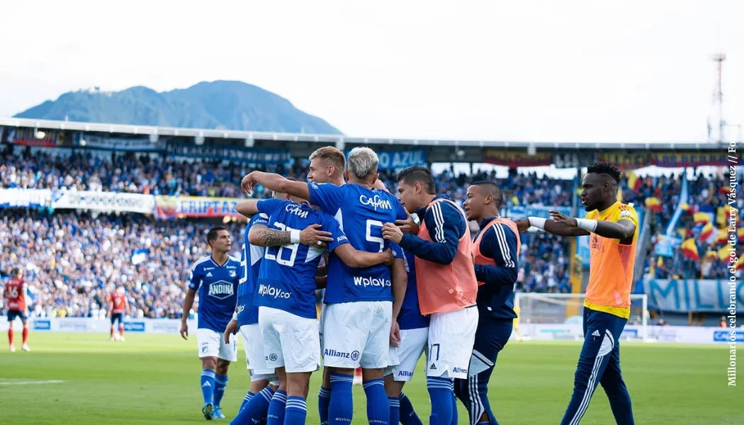 Millonarios celebrando el gol ante Independiente Medellín