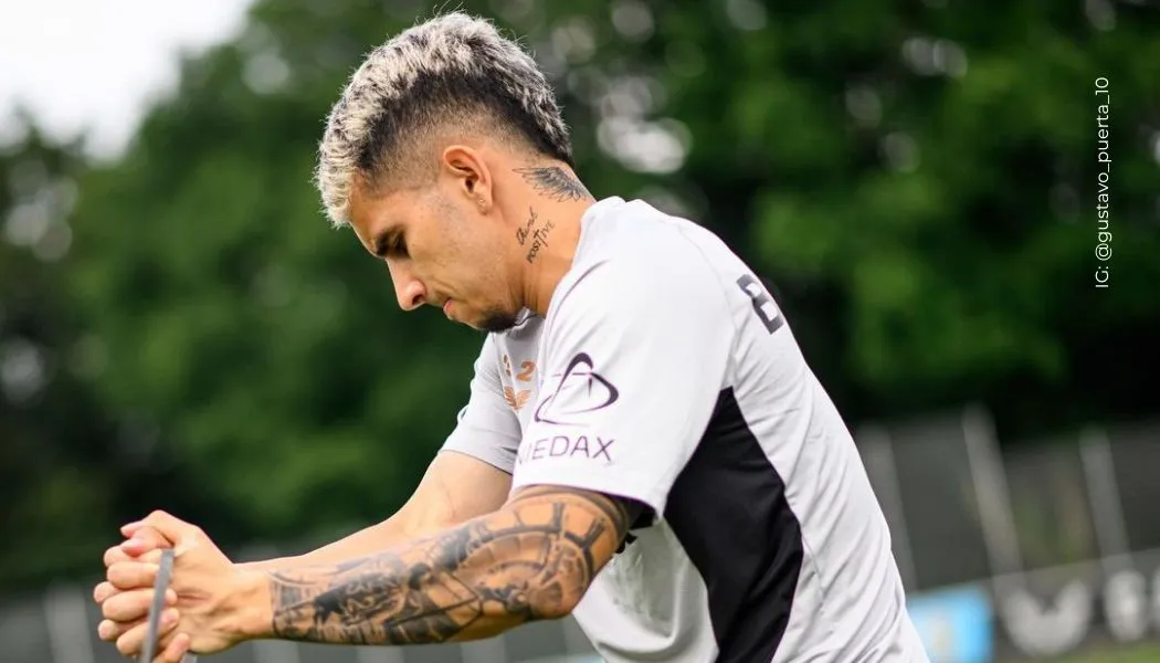 Gustavo Puerta presente en el estadio del Hull City
