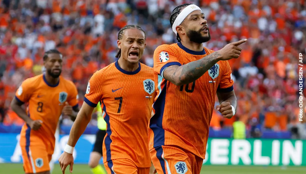 Países Bajos va por un cupo a cuartos de la Eurocopa.