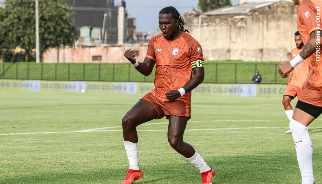 Hugo Rodallega en amistosos de pretemporada con Santa Fe
