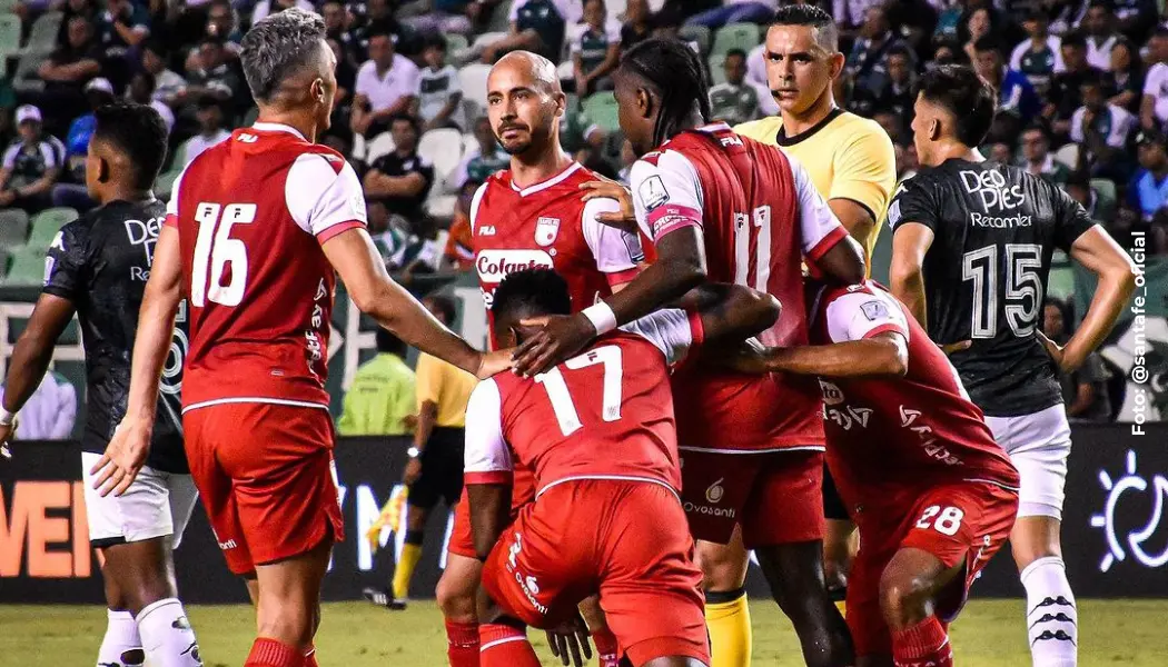 Hugo Rodallega gol con Santa Fe gesto de perdón al Cali