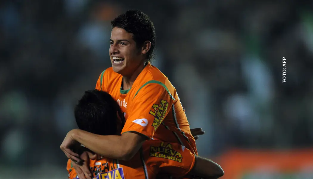 James Rodríguez celebrando gol con Banfield