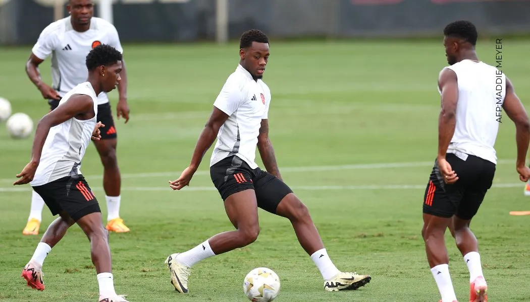 Jhon Durán no estaría en las salidas del Aston Villa