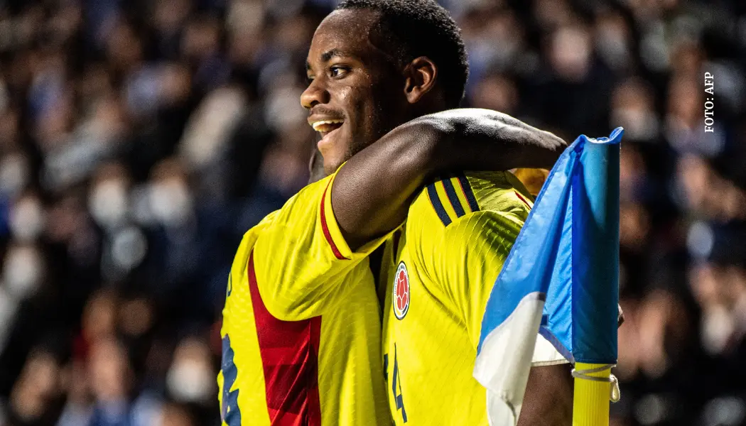 Jhon Durán con la camiseta de la Selección Colombia