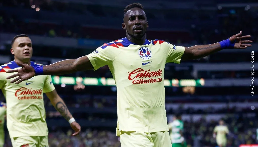 Juián Quiñones debutó con México y ya fue criticado