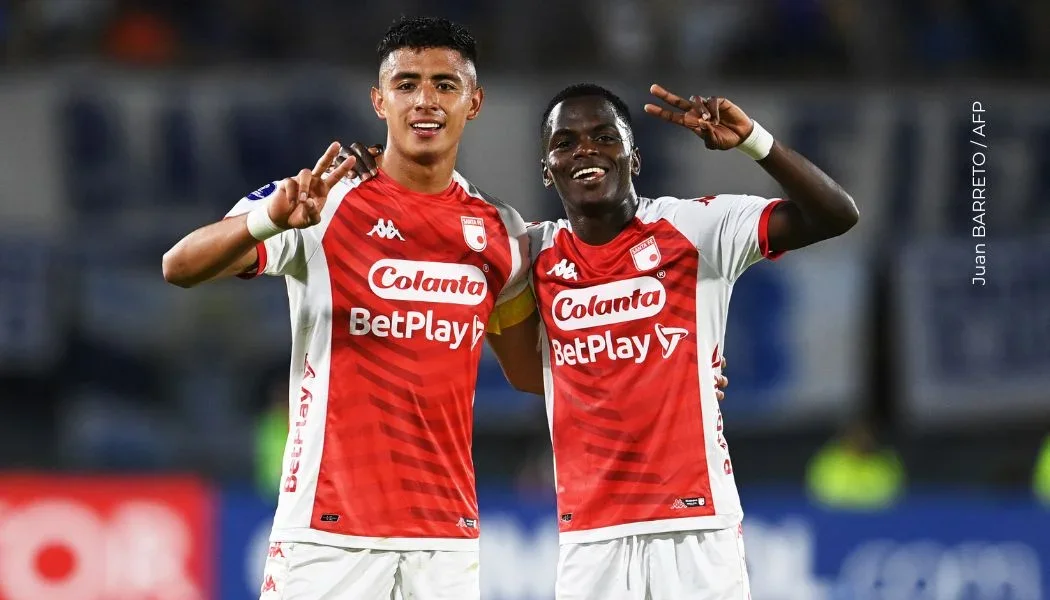 El defensa central de Independiente Santa Fe ya tendría un destino en el futbol internacional. - Juan BARRETO / AFP