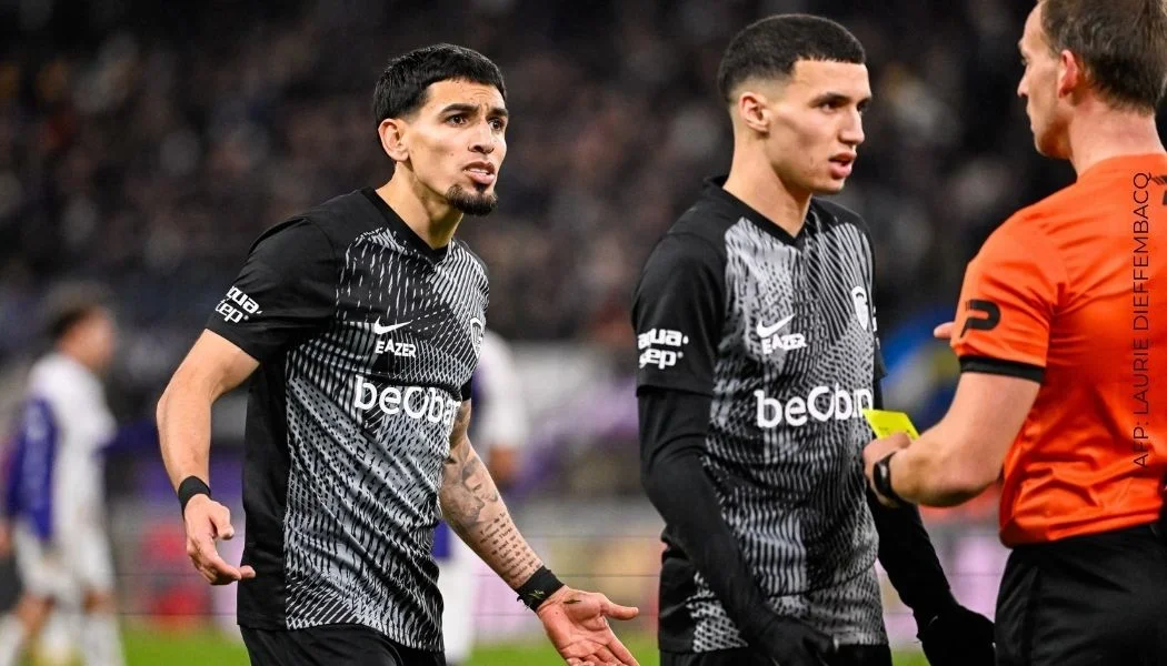 Daniel Muñoz se adapta a su nuevo rol en Inglaterra