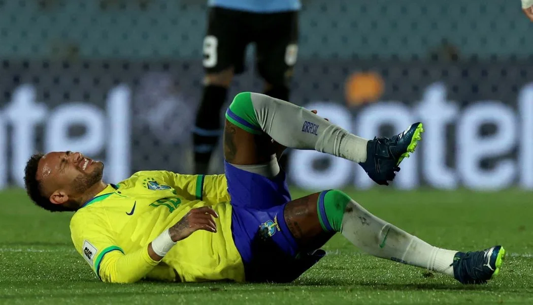Neymar sufrió rotura de ligamentos en Uruguay vs Brasil