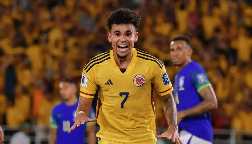 Luis Díaz celebrando uno de sus goles ante Brasil