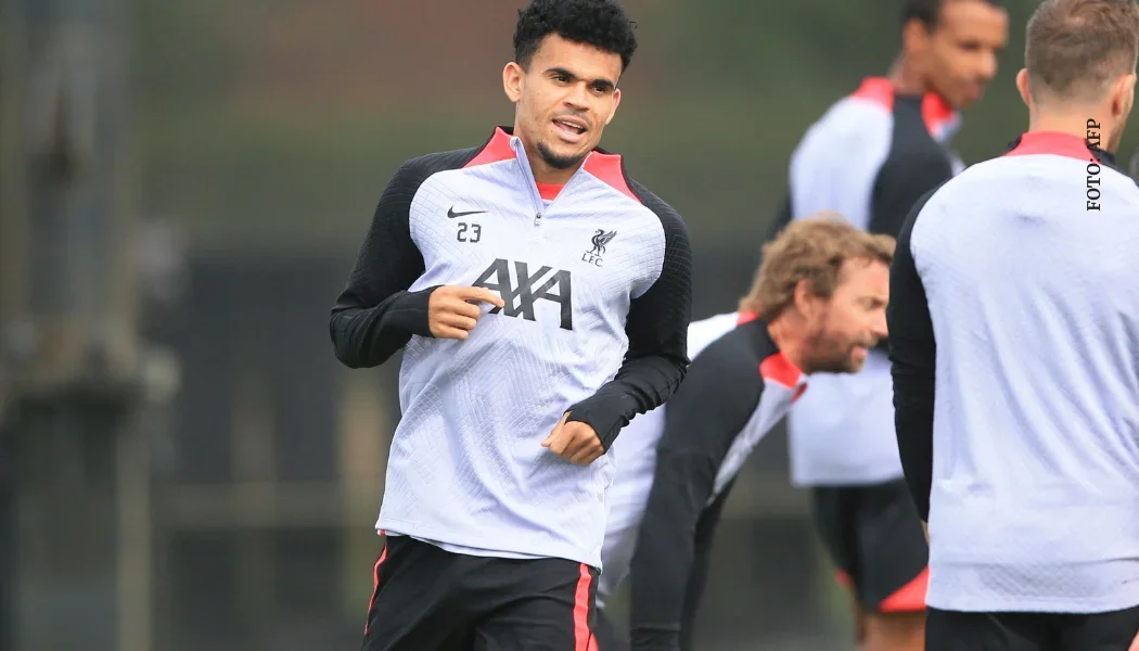 Luis Díaz en entrenamientos con Liverpool