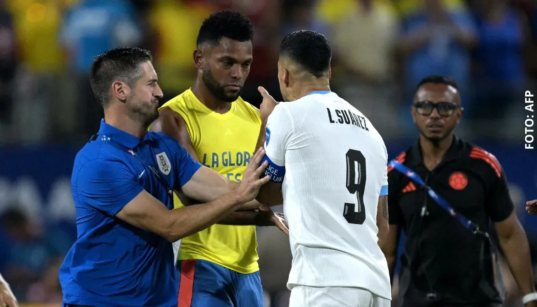 Luis Suárez y Miguel Ángel Borja pelea en Colombia vs. Uruguay