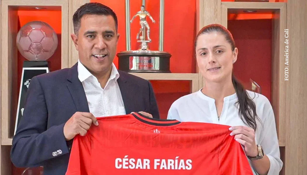 Marcela Gómez y César Farías en la presentación de DT de América de Cali