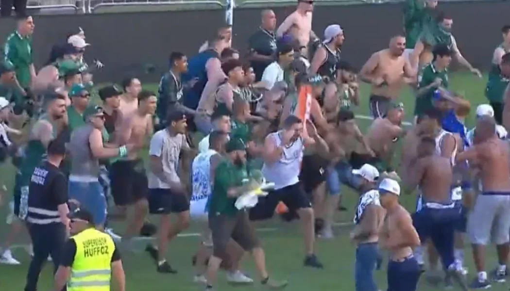 Pelea hinchas Coritiba y Cruzeiro