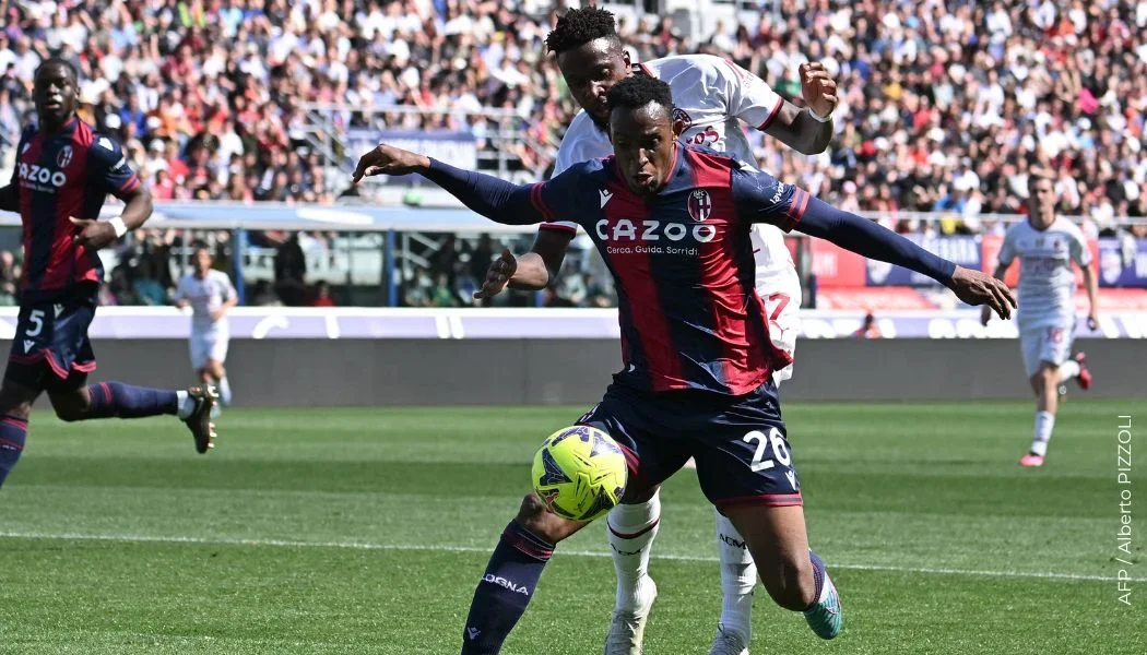 Jhon Lucumí se retiró lesionado con Bolonia de Italia