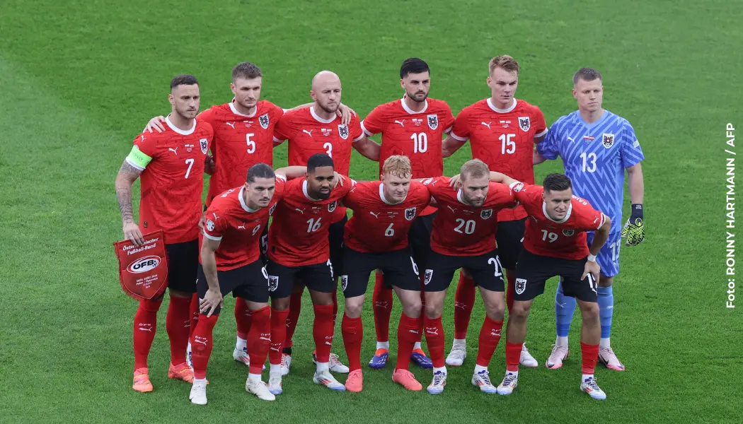 Austria quiere el último cupo a cuartos de Eurocopa.