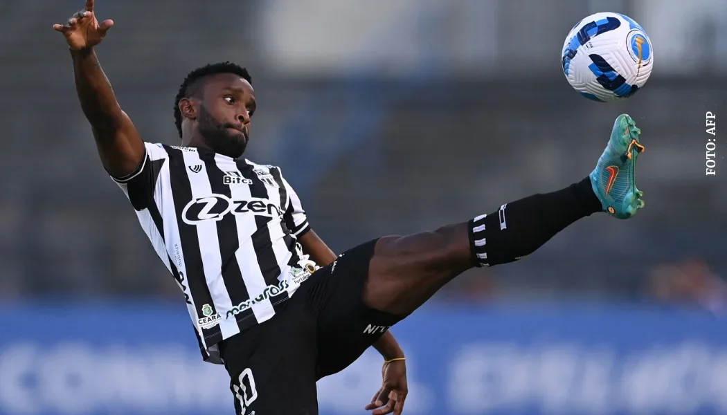 Stiven Mendoza: delantero del Santos de Brasil