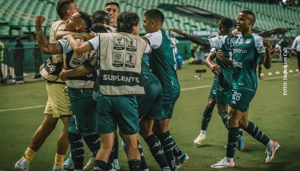 Deportivo Cali celebrando un gol