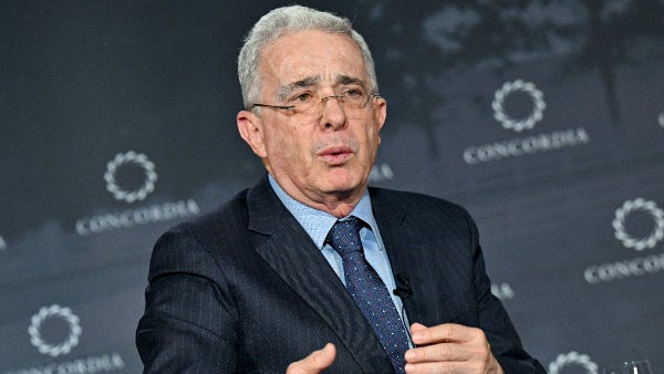 Tribunal negó suspender la prisión domiciliaria de Álvaro Uribe mientras se estudia su tutela Tribunal negó suspender la prisión domiciliaria de Álvaro Uribe mientras se estudia su tutela