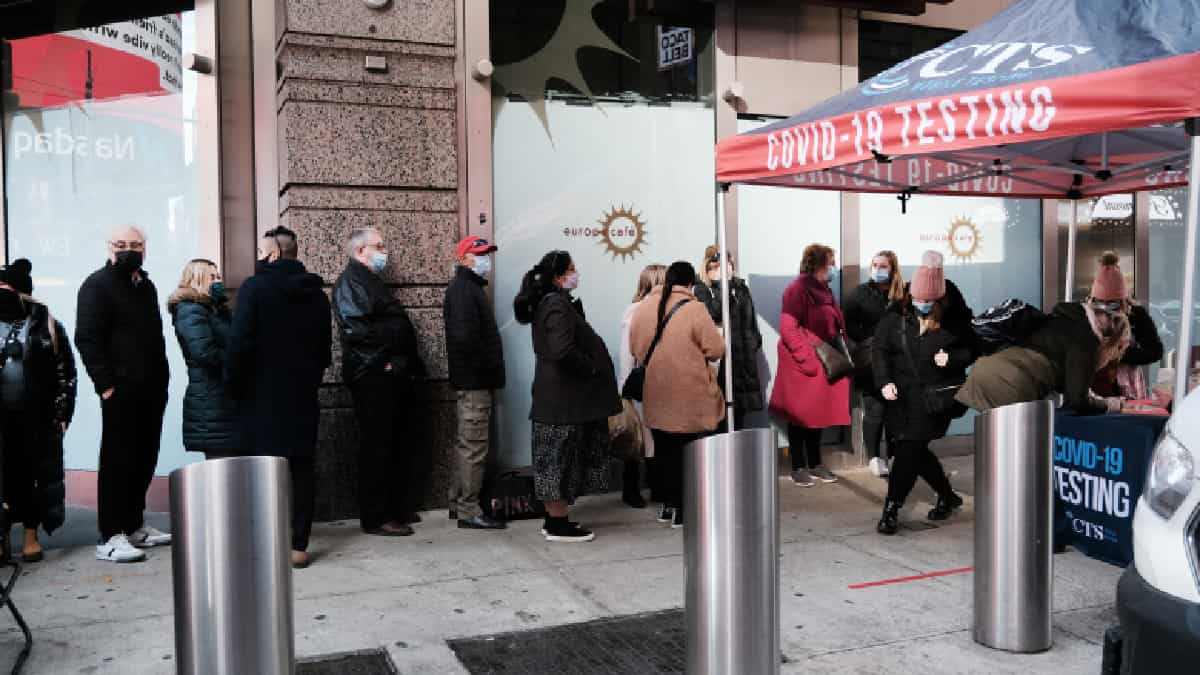 Ómicron: EMA indica que los casos de la nueva variante son "leves" en su mayoría