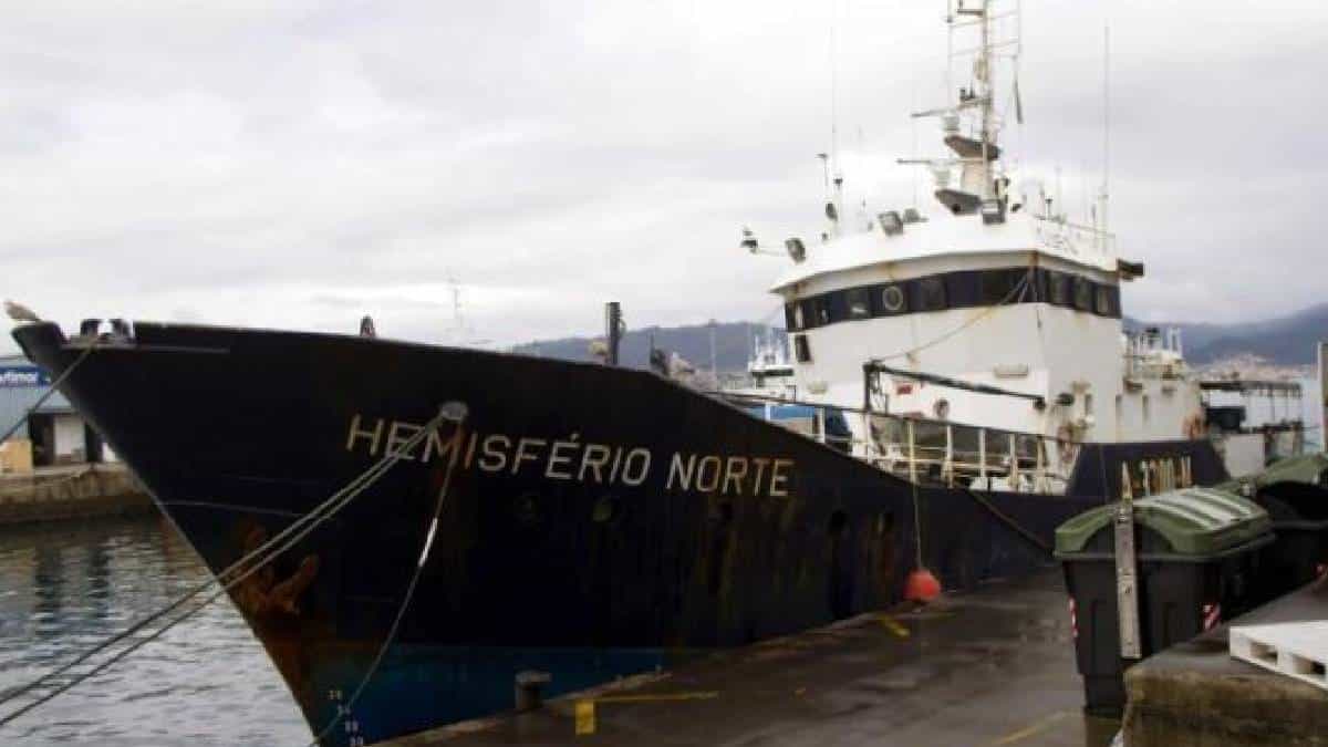 En este barco fueron encontradas sin vida las 20 personas