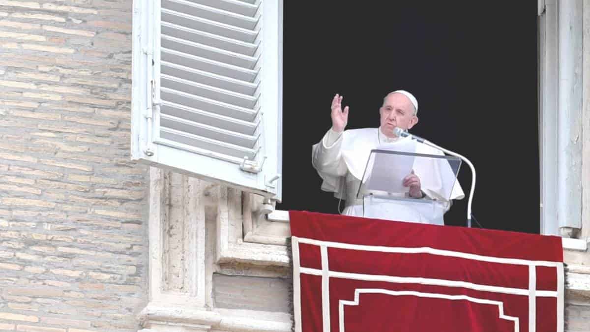 El papa pide tener más acción internacional contra la delincuencia financiera