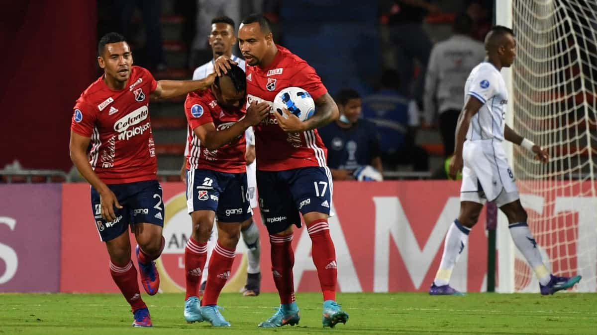 9 de octubre vs Medellín, Copa Sudamericana