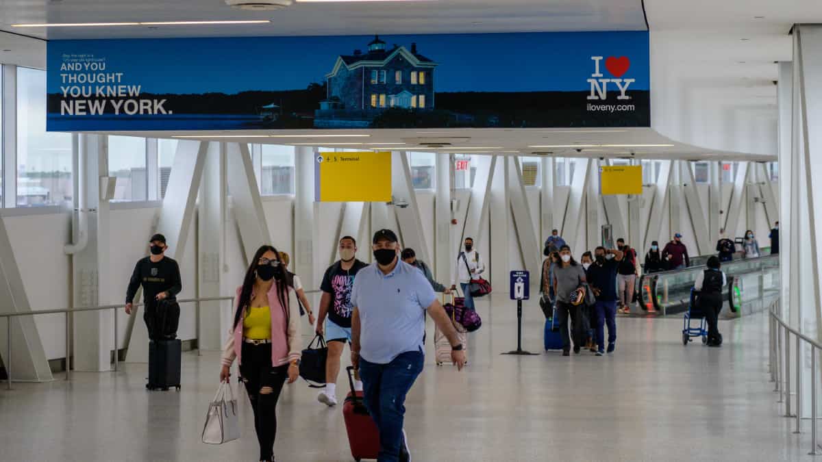 EE.UU. permitirá ingreso a extranjeros completamente vacunados