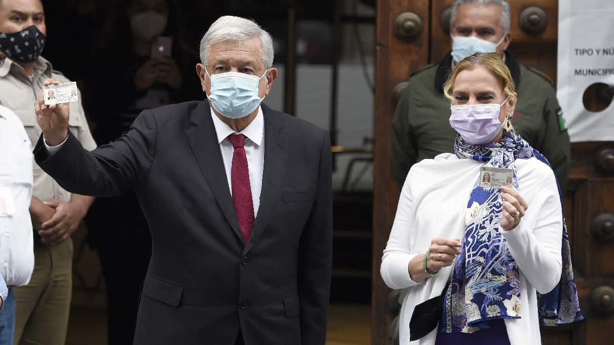 Tribunal electoral ordena realizar consulta sobre mandato de AMLO