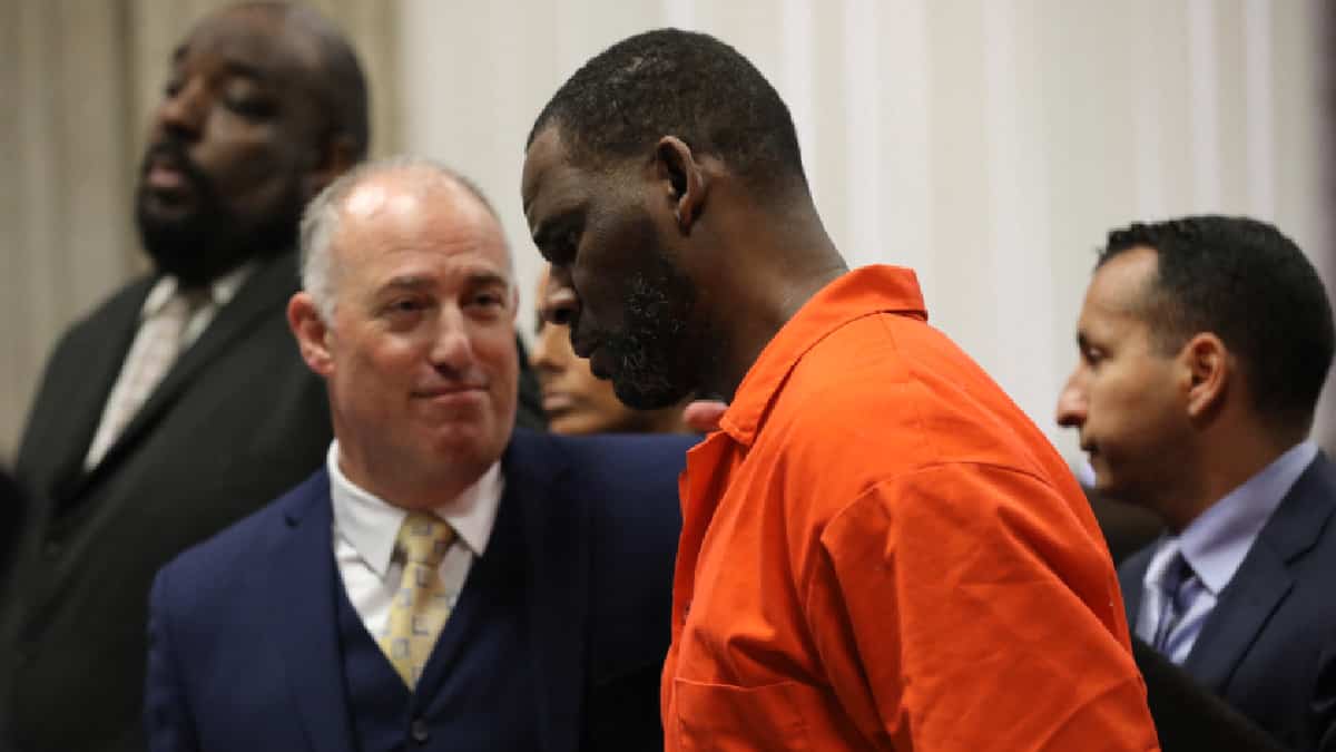 Abogado de R. Kelly defiende la "vida de playboy" del artista