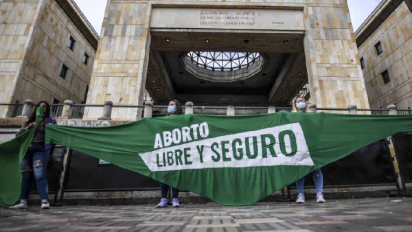 Secretarías de Salud y la Mujer responden al Concejo de Bogotá por proyecto que afectaría acceso a la IVE