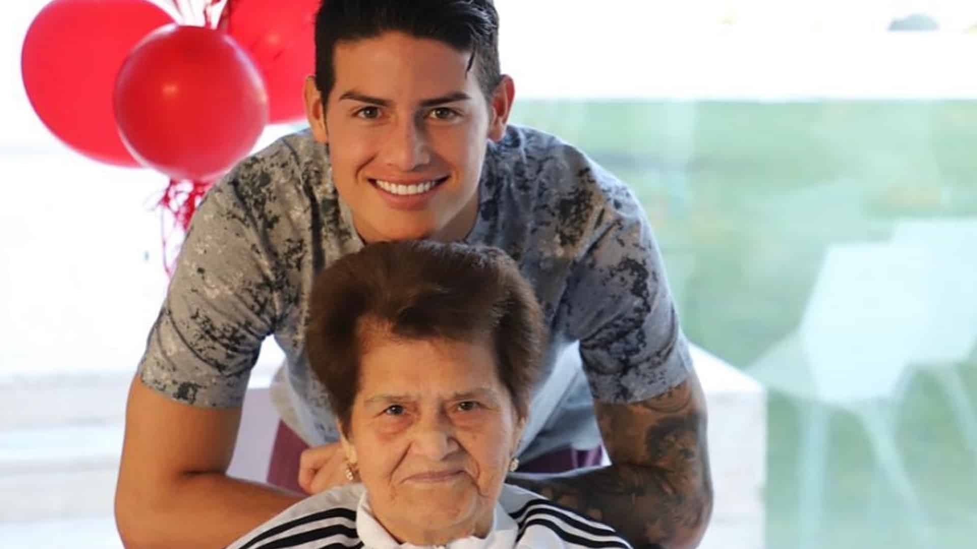 James Rodríguez junto a su abuela