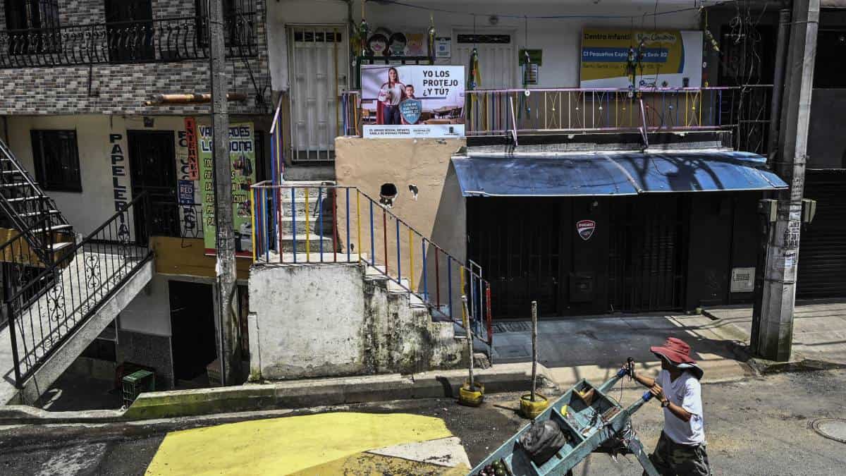 Orden de captura contra hombre que habría abusado 14 niños en Medellín